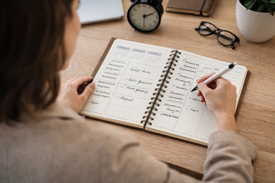 Бывало такое, что кабинет под клиента оказался не забронирован?