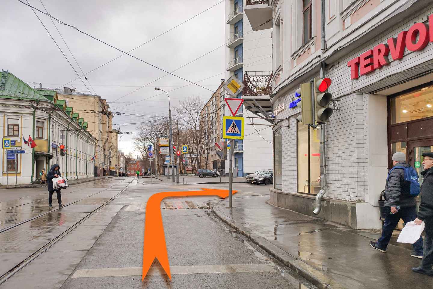 Поворот на Бакунинскую улицу