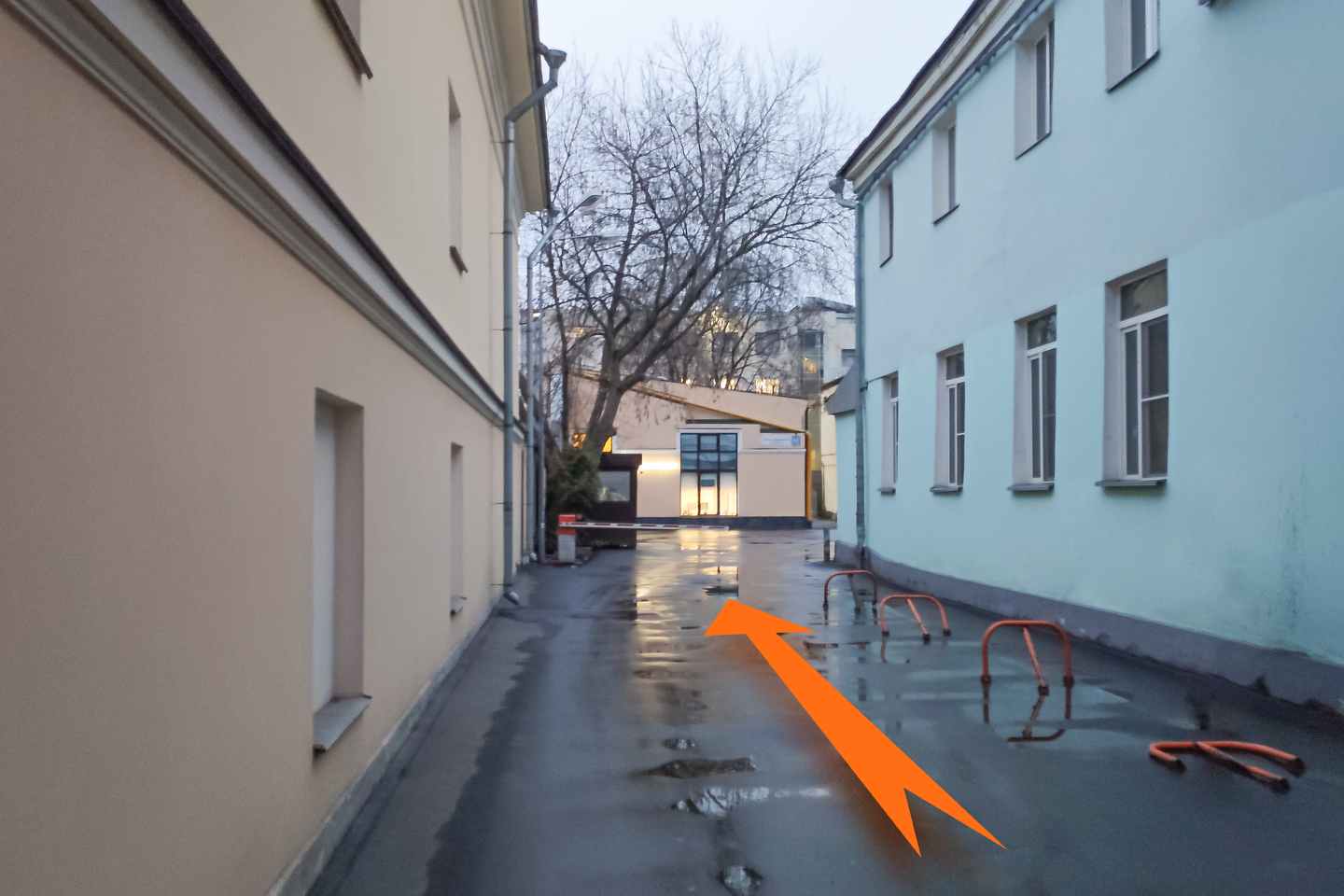 Шлагбаум на въезде